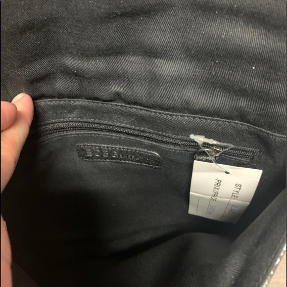 🤍bcbgeneration🤍 silver metallic clutch - Picture 3 of 7